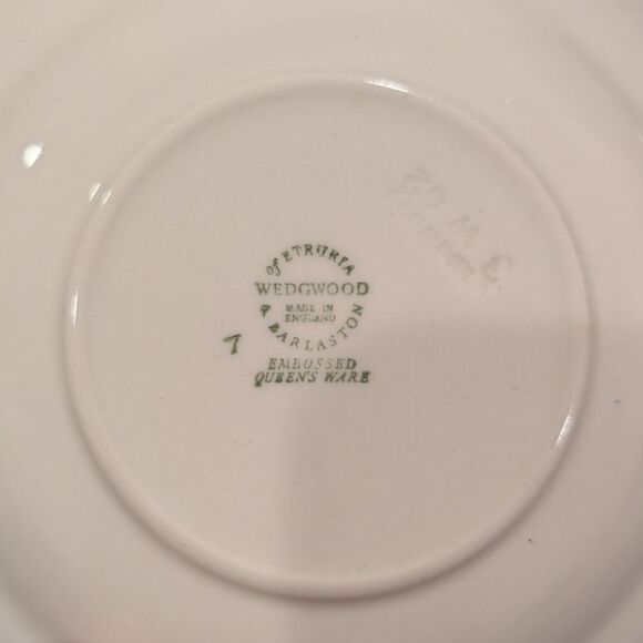 Wedgwood #2243 20th Century 40's-80's Embossed Queens Ware tea set serving piece - Picture 10 of 11